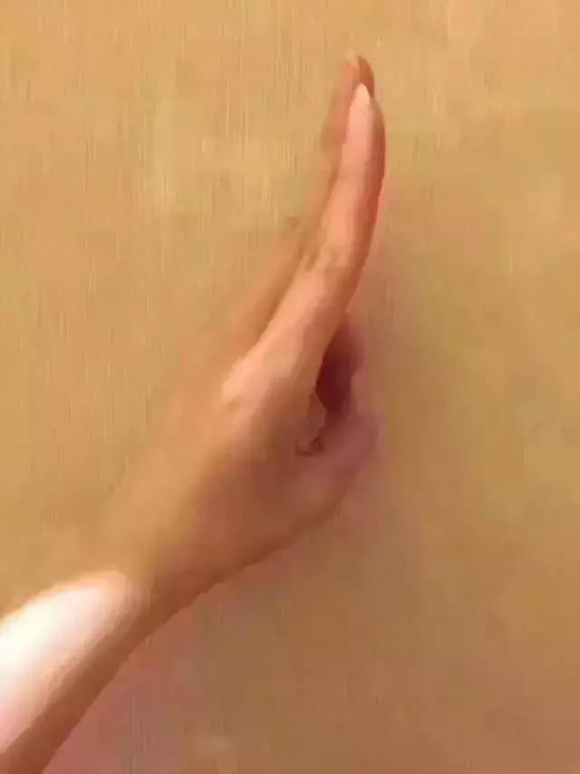 新疆舞蹈基本动作手势,中国舞蹈基本功连串视频