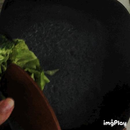 番茄鸡蛋焖饭做的意面,番茄花甲虾仁意面