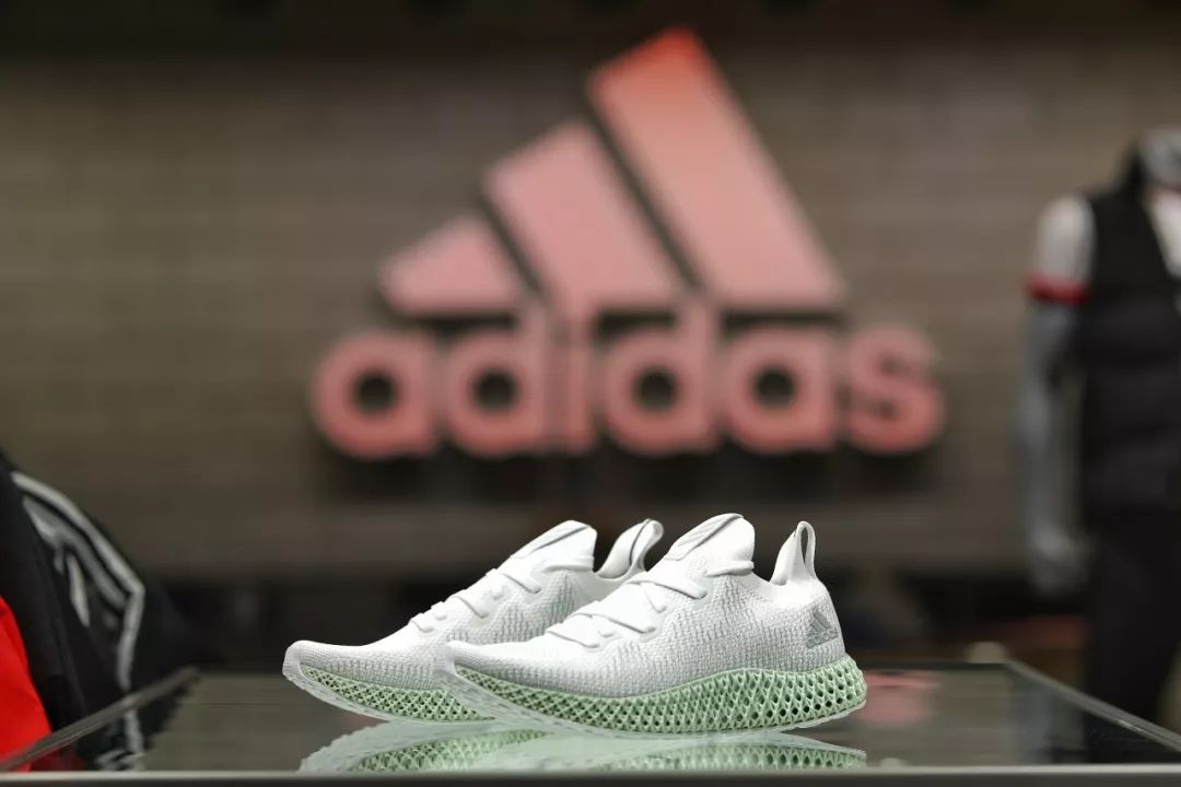 4000左右adidas鞋子,adidas400元左右