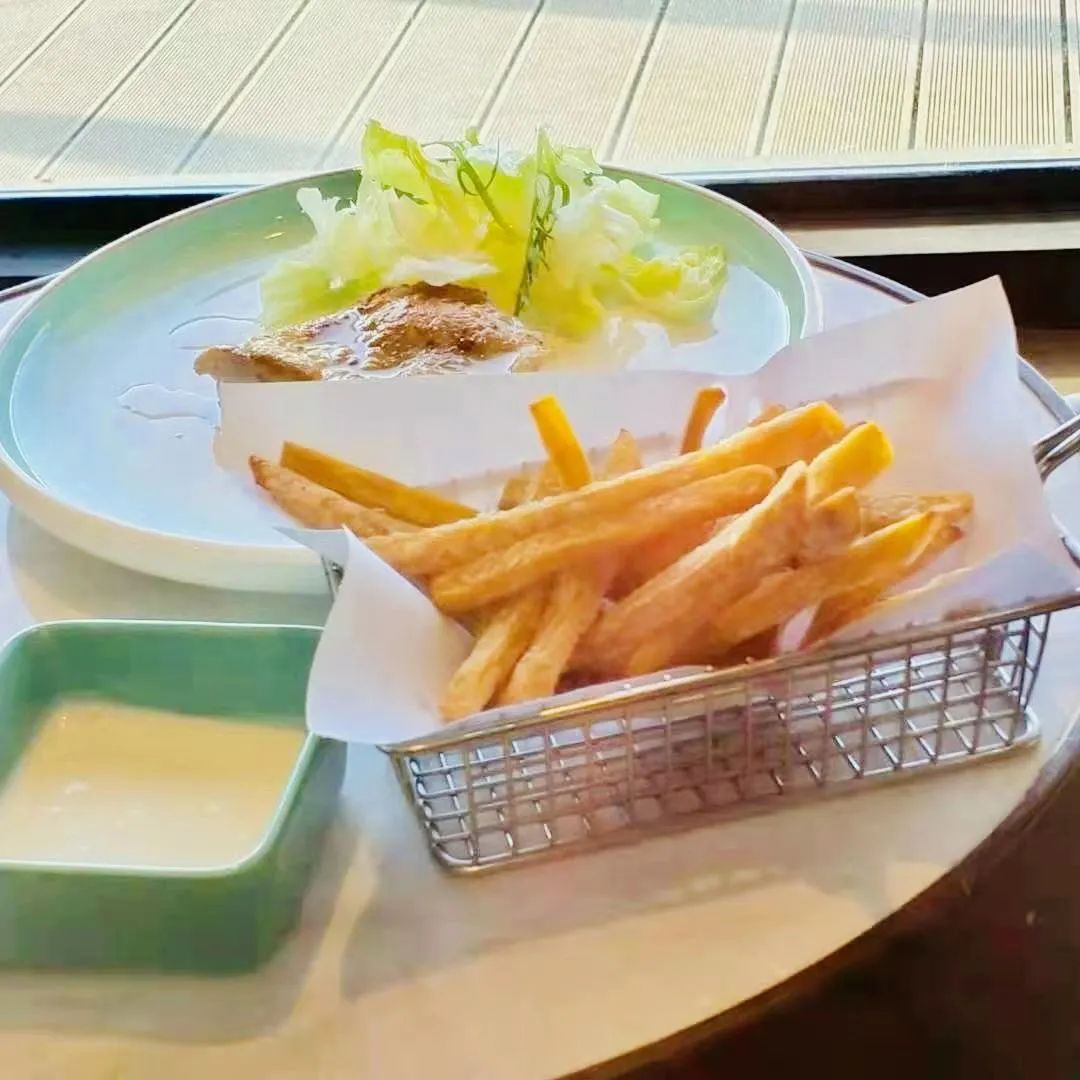 放假孩子们来家玩得好开心,放假了孩子还闹着要去幼儿园