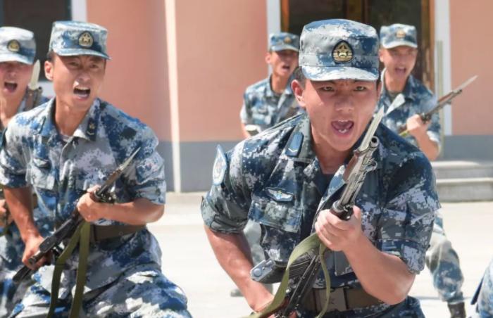 士官生本科和专科到部队有区别吗,在部队上考士官有什么好处