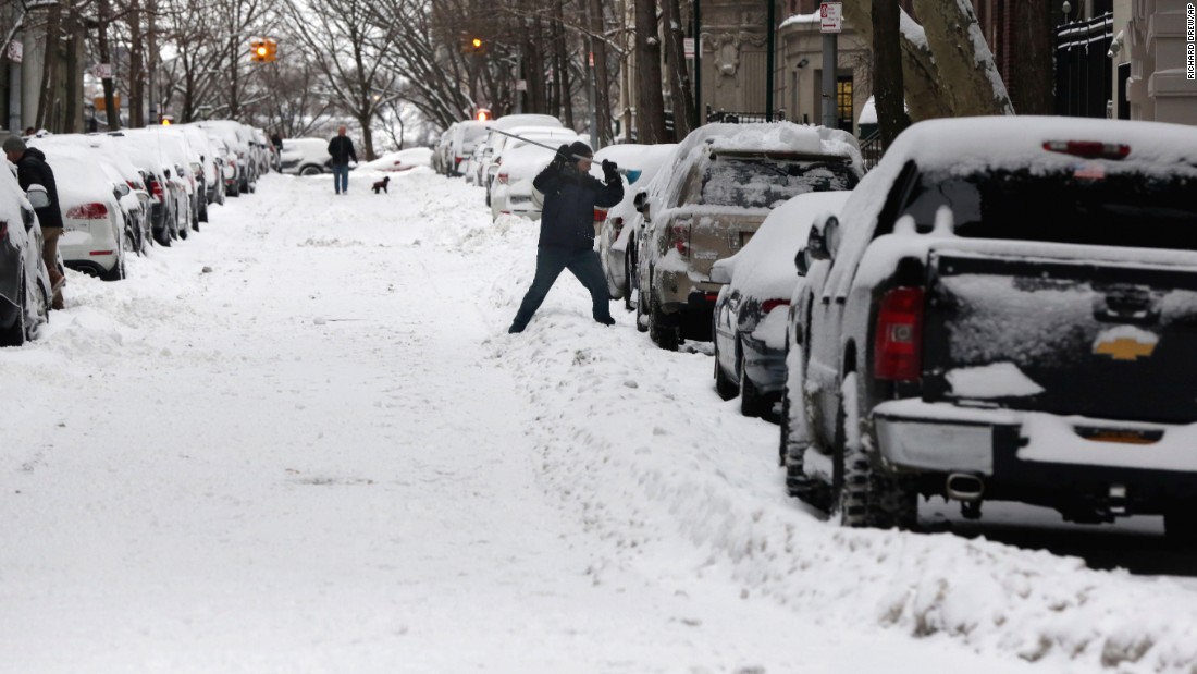 冬天车罩车衣管用吗,冬天车衣罩有哪些好处与坏处