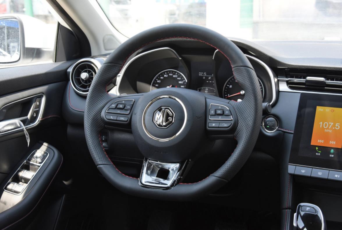 同重量的轿车和suv哪个省油,15万买强实力家用车买这4款准没错