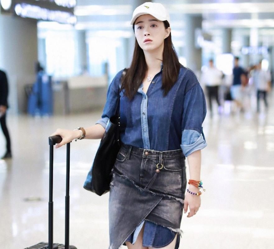 衣服不能好好穿,衣服不好好穿非要露肩