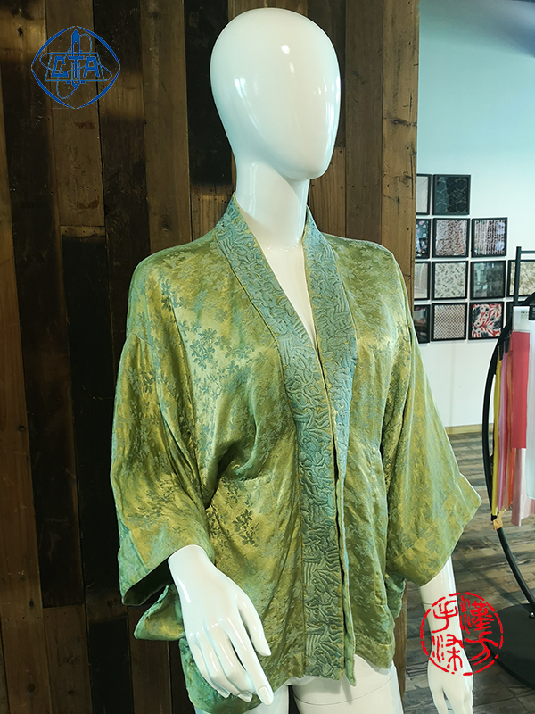 植物染桑蚕丝希赛尔交织缎时装欣赏