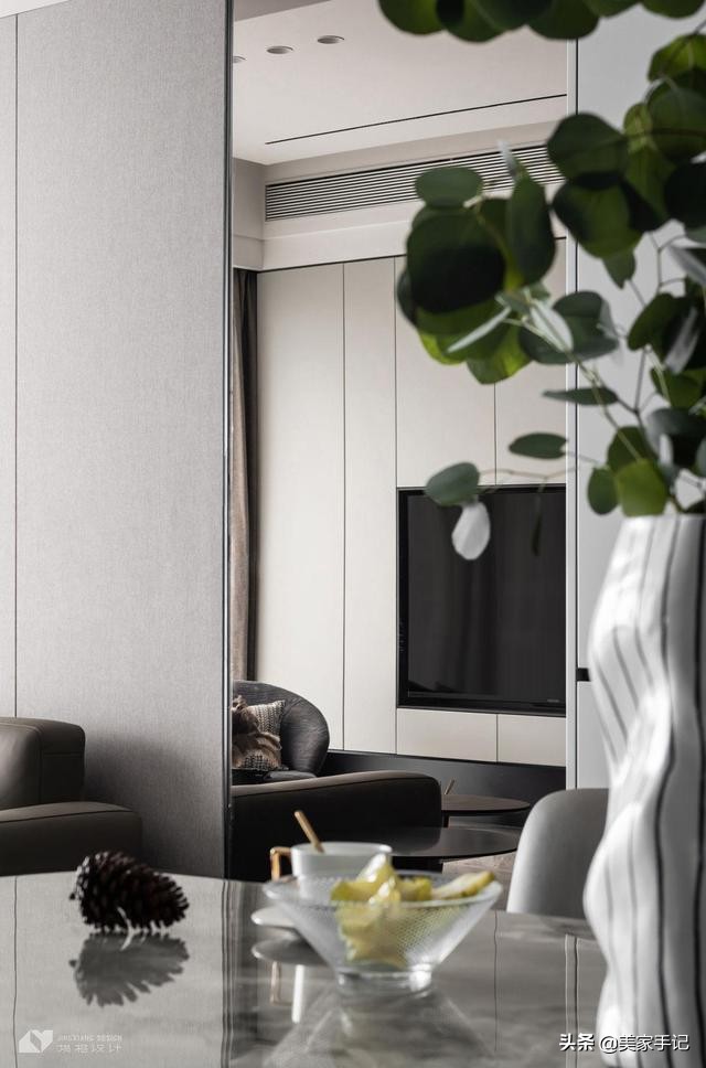 电视墙柜子美观实用大气,深圳夫妇全屋打柜子