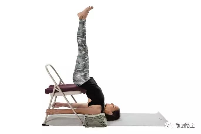 有腰椎颈椎病哪些瑜伽动作不能练,有颈椎病可以练后弯瑜伽体式