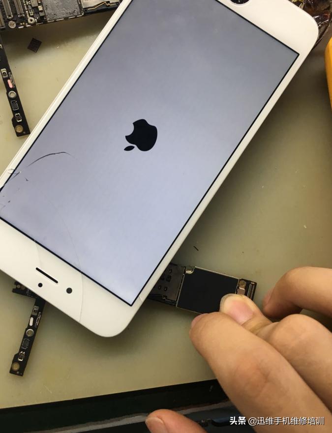 苹果手机不开机就是cpu问题,iphone6无cpu开机电流