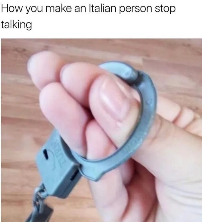 意大利人手势拳头放嘴巴上,意大利人喜欢做什么手势