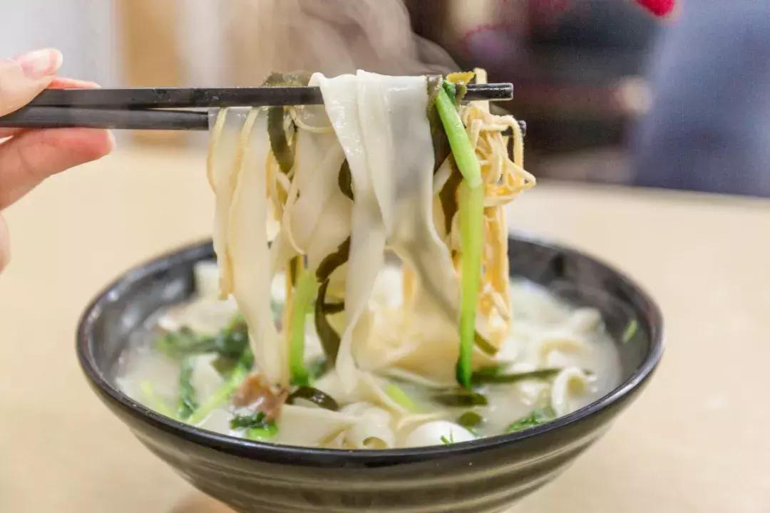 南京板仓街美食龙虾,南京板仓街面馆