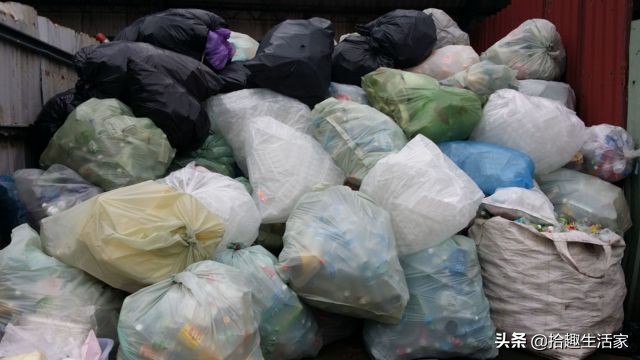 女孩子拆包裹,女生拆包裹