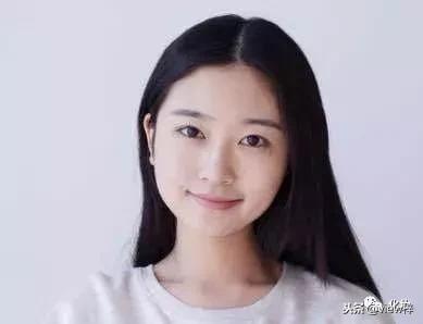 发型太塌发际线高怎么办,发型发际线高