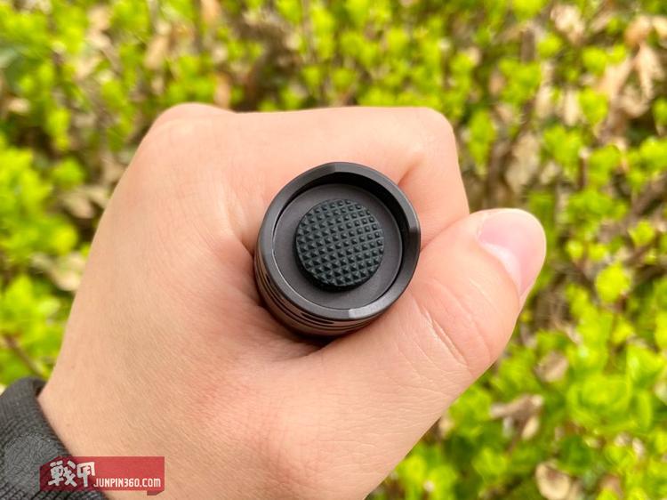 流明开拓者c30手电筒,开拓者c33手电黄光