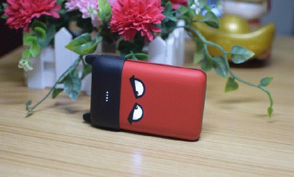 双输出、性能澎湃、魔力十足：爱国者小魔兽MS100移动电源