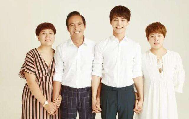 5岁丧母,父亲玩消失,被姐姐带大的马天宇,才是娱乐圈励志典范