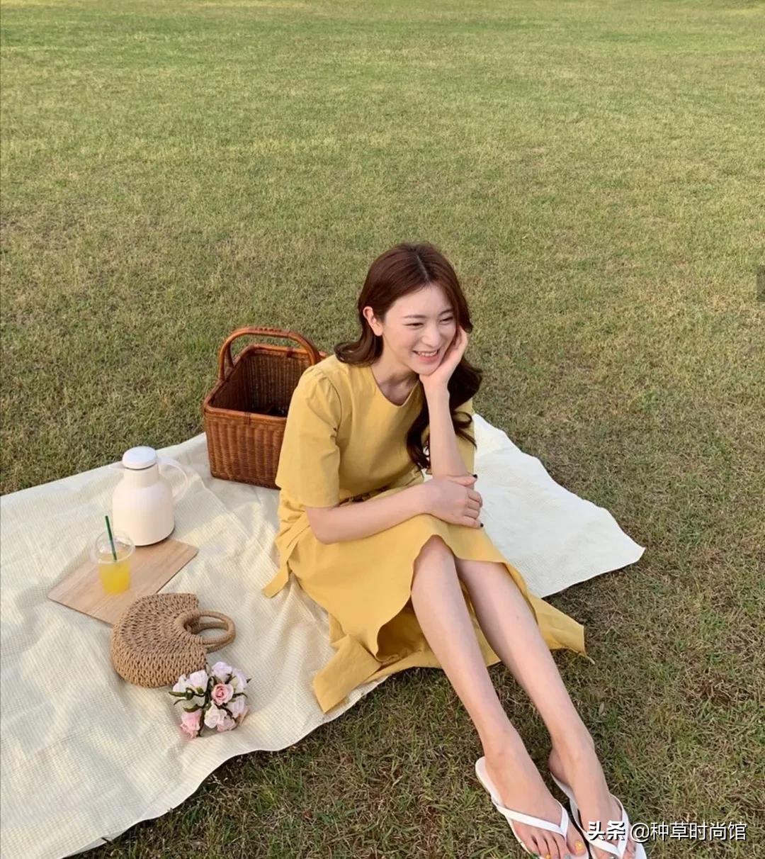 圆头羊皮凉鞋真皮凉鞋今夏最洋气,今夏最值得入手的4双网红凉鞋