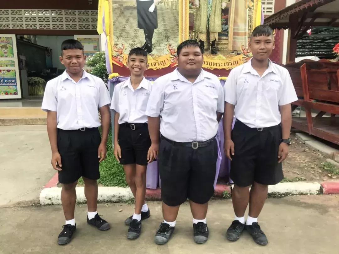 在切开与缝合之间磨合（一）|泰国校服文化脚注