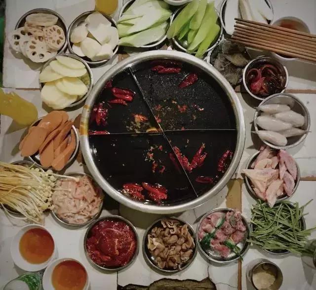 重庆市必打卡美食推荐,重庆最值得打卡的特色美食