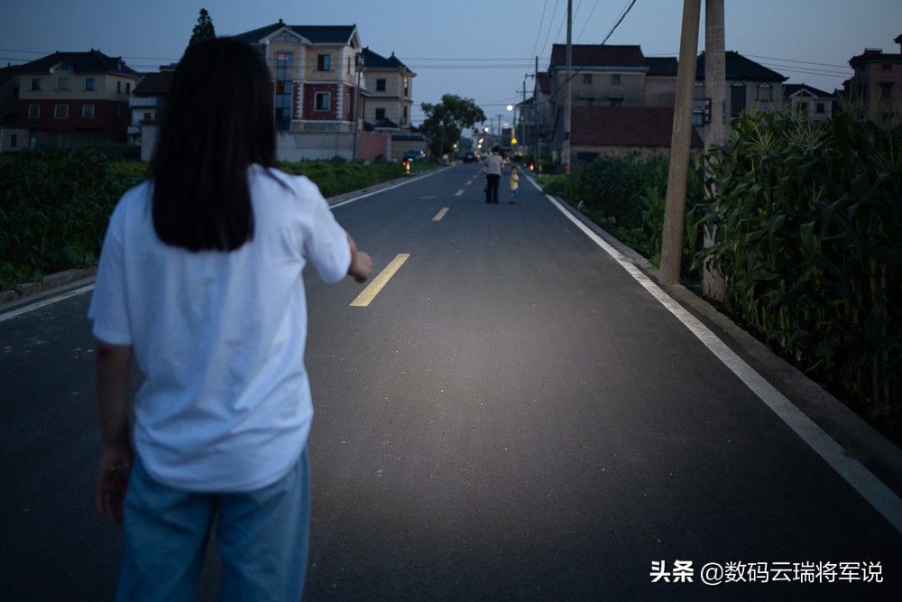 小有小的便利XTART2TypeC迷你可充磁吸式手电轻体验