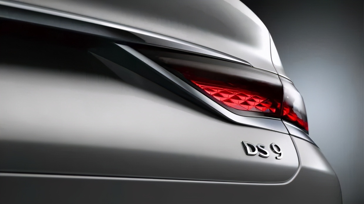 法系豪华ds9,法系高端ds9前驱的吗