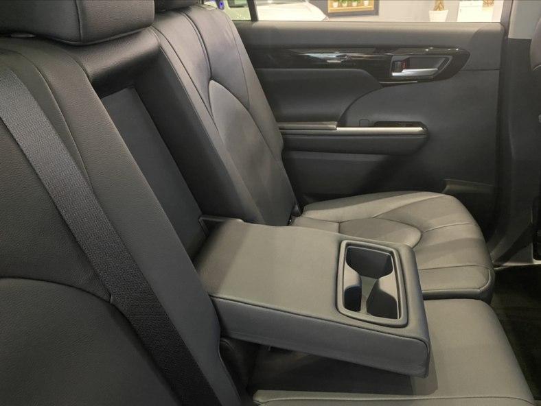 闲逛广丰4s店,体验全新汉兰达