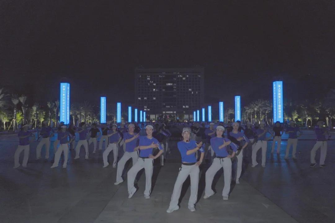 这个活动很“亮”很“靓”