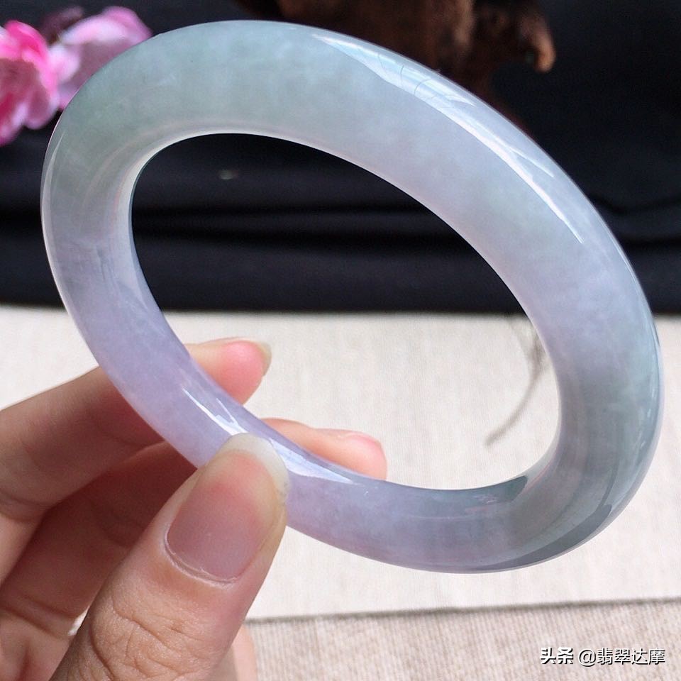 把翡翠手镯摔坏的视频,翡翠观音摔坏了怎么改