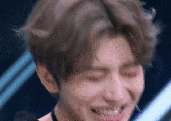 LOL:不能随便针对坤坤了,玩家打“对面5个蔡徐坤”被封号3年?