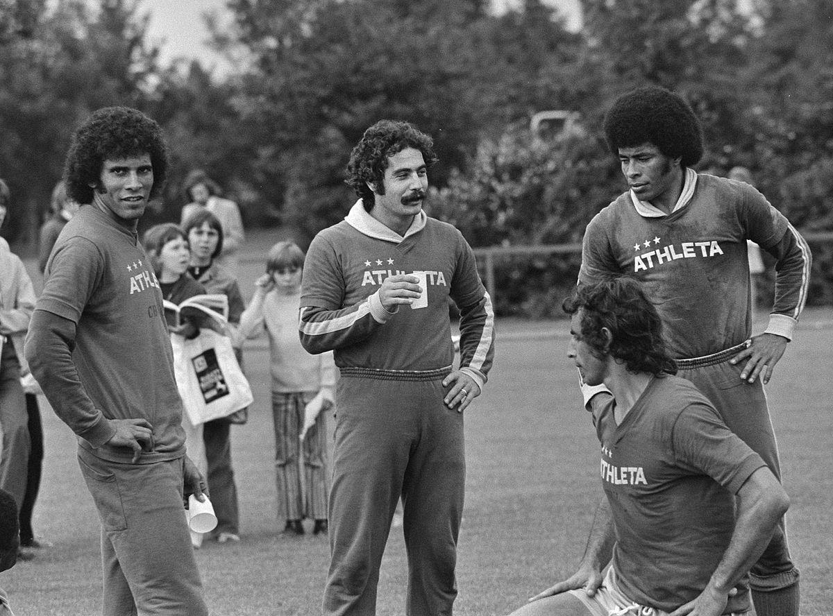 牛尾巴过人马拉多纳,牛尾巴过人罗纳尔多