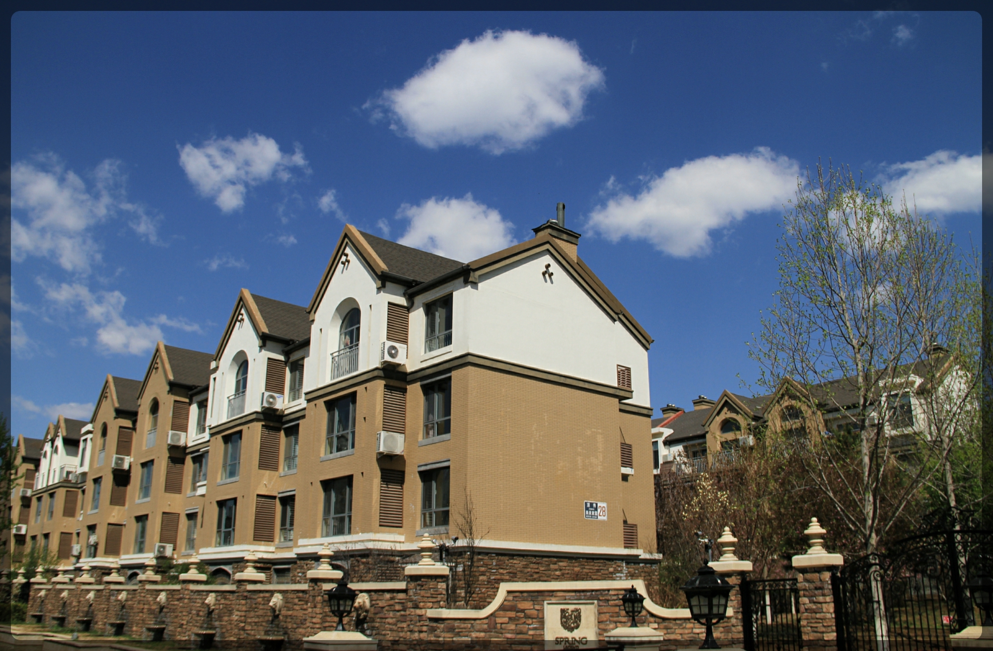 顶秀美泉小镇景区,顶秀美泉欧洲小镇