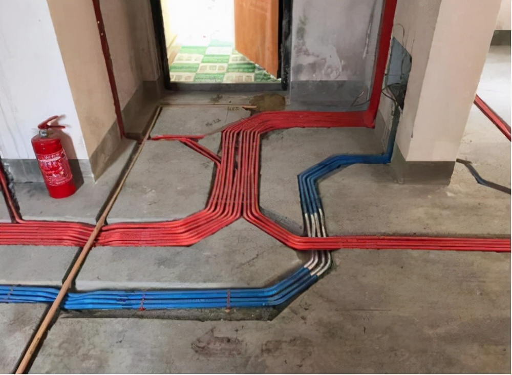 水电是走顶好还是走地好,水电走顶还是走地的区别