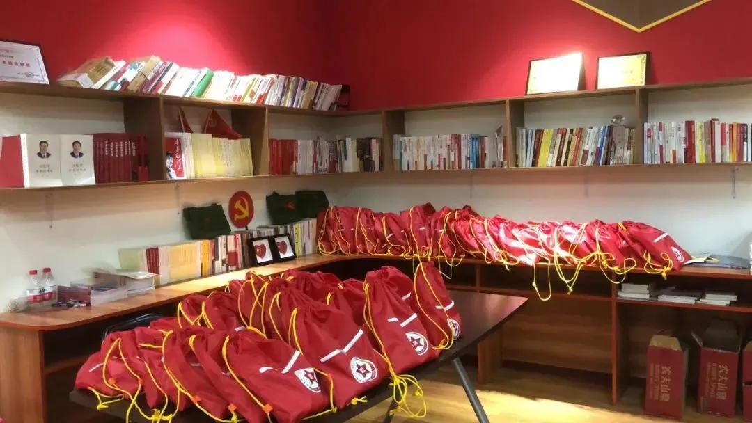 “暖‘新’在行动·中秋献爱心”区总工会联合多部门服务新就业群体（二）