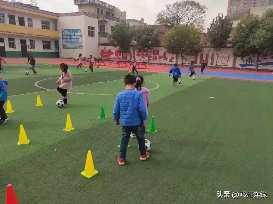 邓州市城区二小足球比赛,邓州校园足球比赛