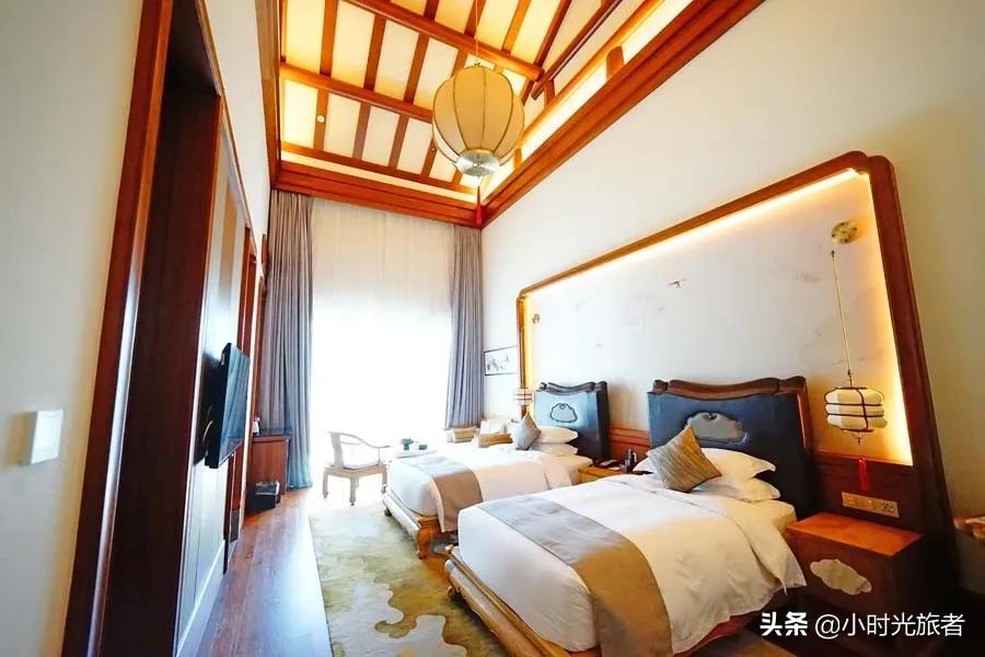 惠州又一避世乌托邦，泡“岭南第一汤”，瀑布无边泳池，如诗如画