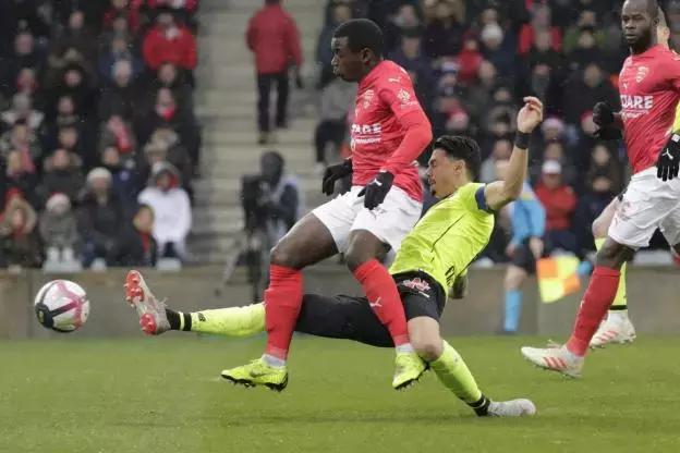 「连足追踪」丰政委辱骂边裁染红巴克曼缺阵三个月终回归