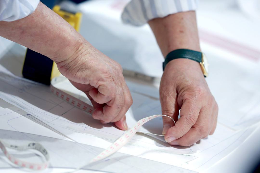 品牌服装加盟店排行榜爱依服,女装爱依服加盟连锁店