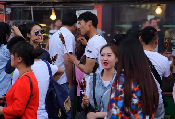 60岁退休厨师告诉我，木耳不要扔冰箱，当心“致病”，快告知家人