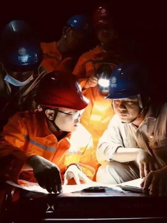 分秒必争！打响汛后“修复战”，建业新生活在行动