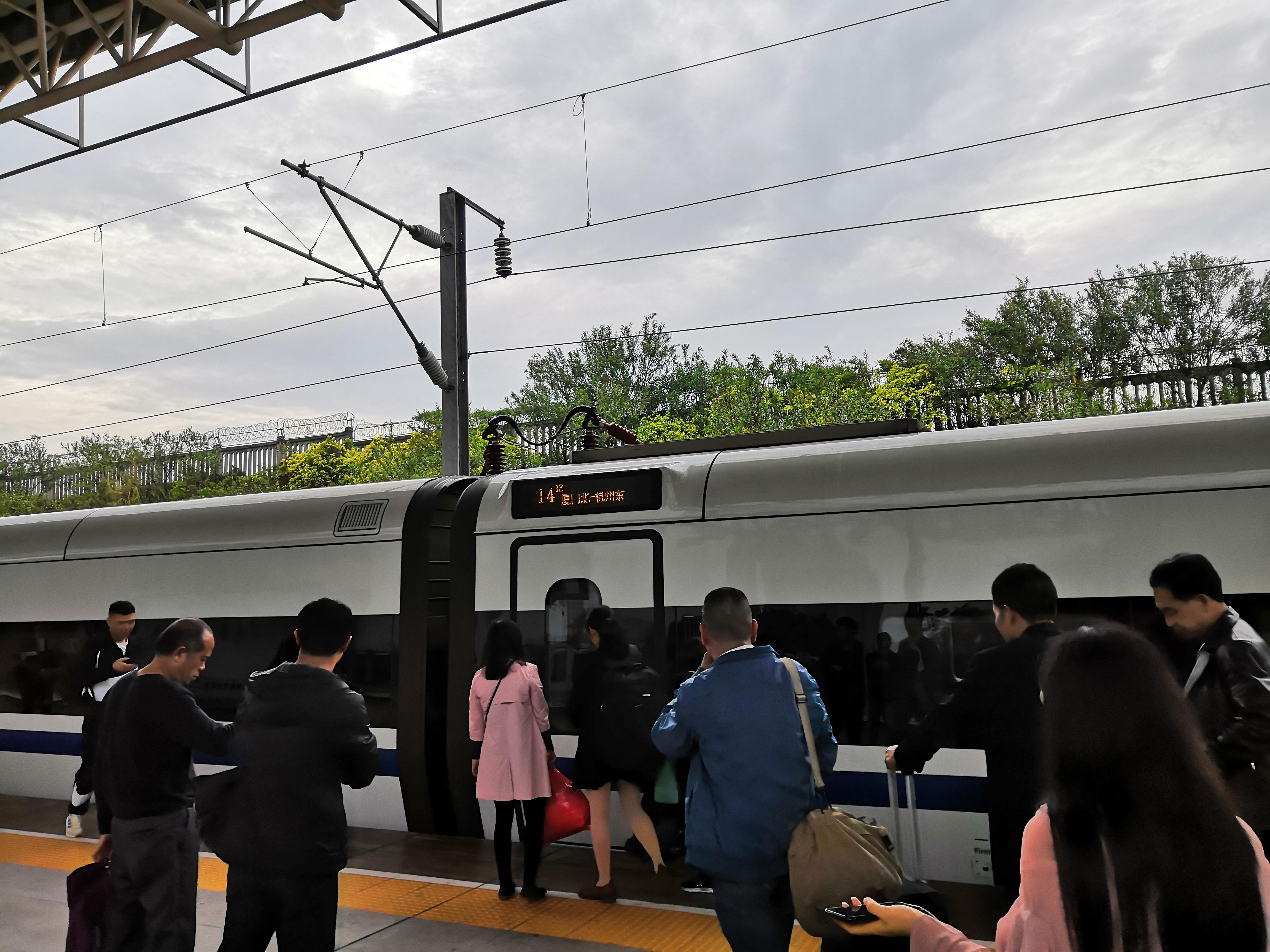 小伙网购一台车,小伙买11代思域