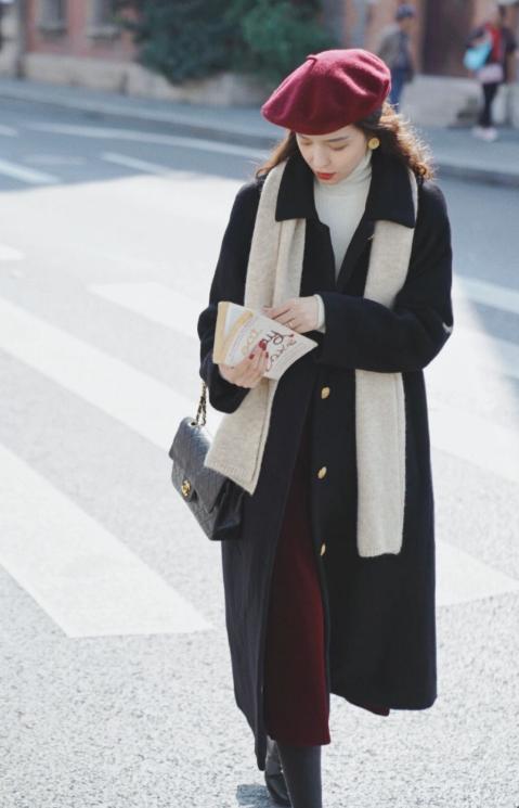 驼色灰色黑色呢大衣哪个更显白,大衣很显白的五个颜色你都了解嘛