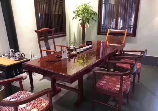 全中国家具城的“黑幕”:标价6.6万的大板,出厂价不到5000!