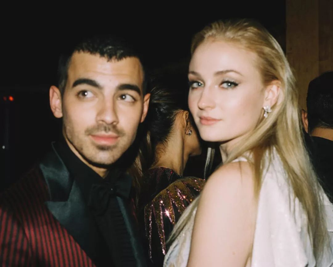 史塔克八年后的孩子,史塔克家几个孩子