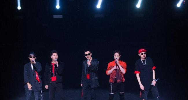 “一公”结束，哥哥们各自精彩，八个部落的队长，谁最受欢迎呢？