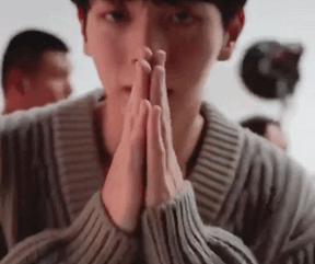 超减龄穿搭法则被杨超越狠狠拿捏,杨超越水手服穿搭