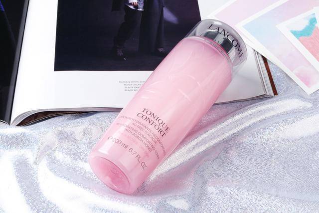 干燥肌肤该如何正确的补水保湿,修护干燥敏感肌肤的产品