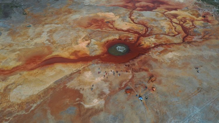 龙眼凤羽的艾肯泉，该称恶魔之眼，还是天使之眼，你来决定吧