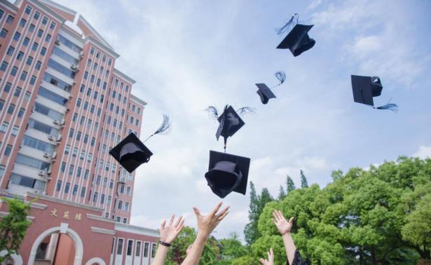 自考跨省转考差一科,自考转入本地考几门才能毕业