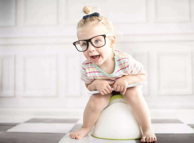 孩子4岁老尿床用遗尿贴管用吗,4岁宝宝睡觉老是尿床是怎么回事