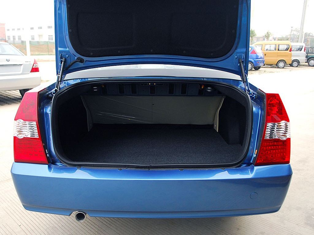 后备箱很脏去哪里清洗,后备箱很脏怎么翻新