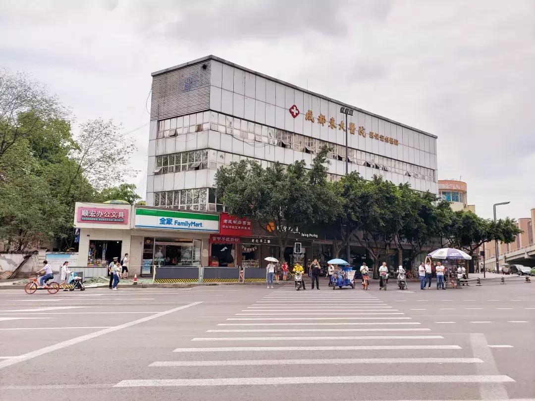 为啥每个肛肠医院周围有肥肠粉,成都东大肛肠医院楼下肥肠粉